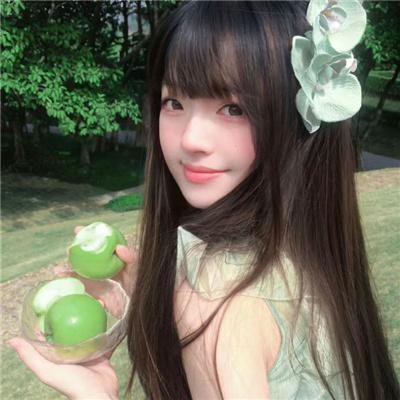 背鸭子的男孩